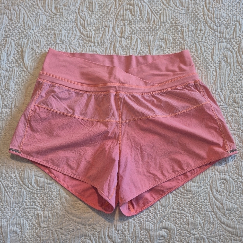 Lululemon women's size 6 shorts, Speed Up, back waist band has marks VGUC